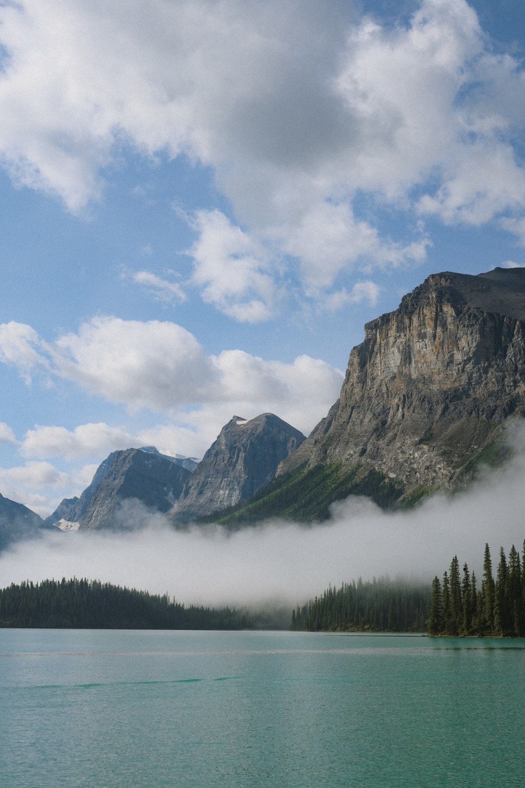 Best Lake Adventure in Jasper: Maligne&nbsp;Lake